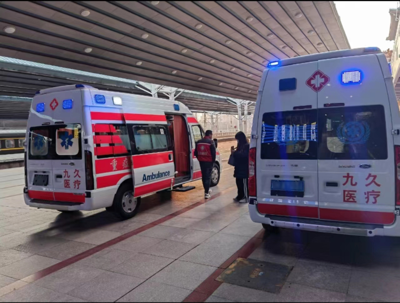 德宏救护车长途转运